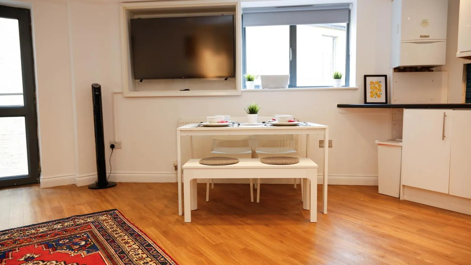 New Luxury Apartments In Central Location Next To Shops, Cafes, Bars & Metro Londra 0*,
