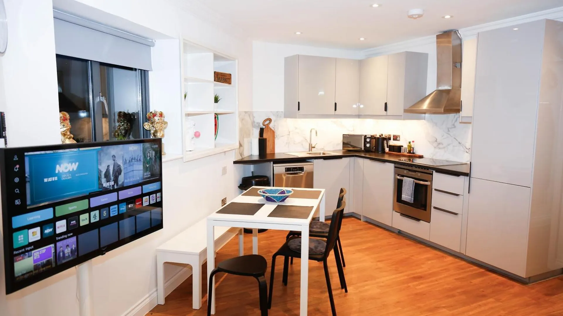 New Luxury Apartments In Central Location Next To Shops, Cafes, Bars & Metro Londra 0*,  Birleşik Krallık