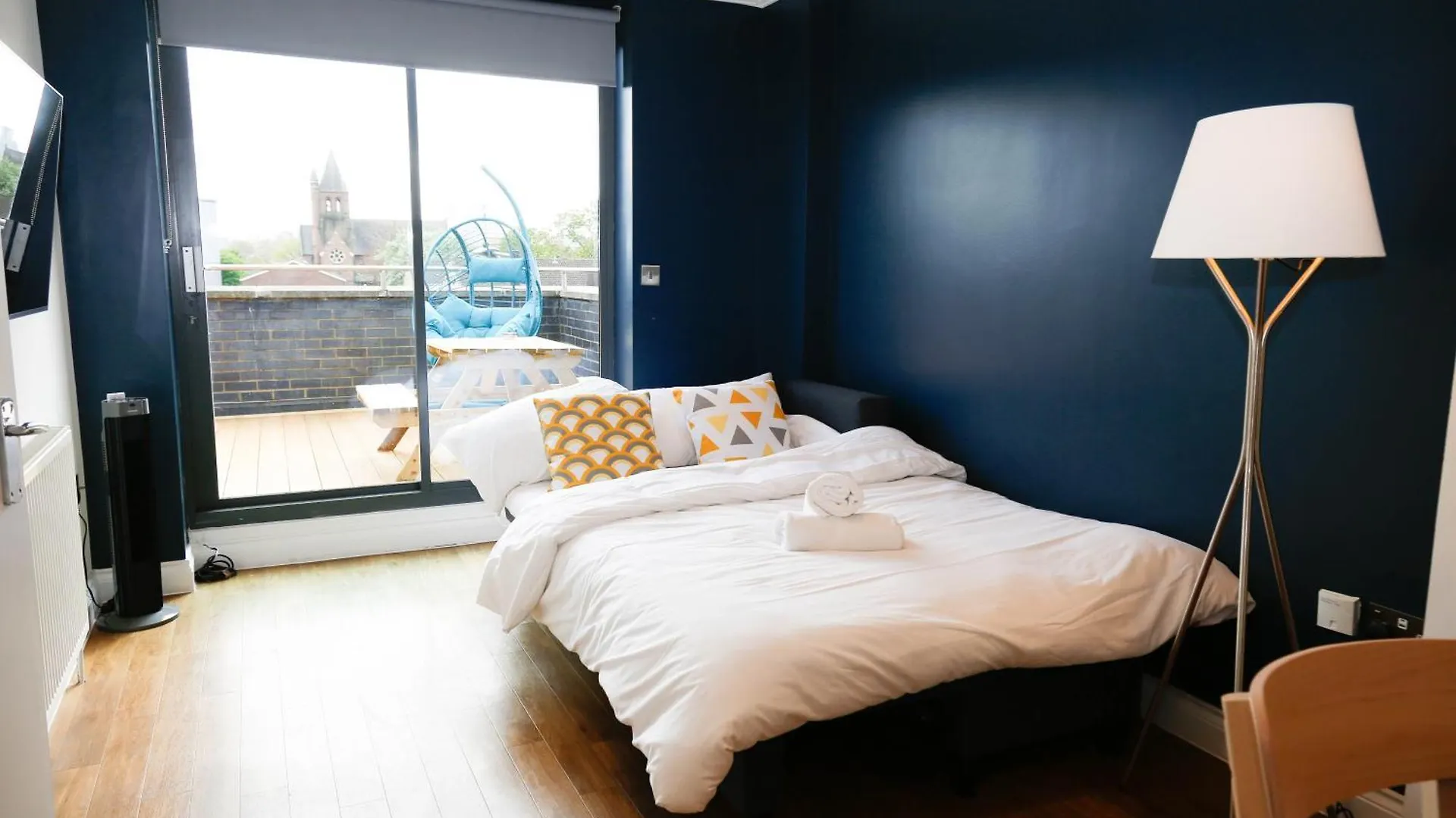 New Luxury Apartments In Central Location Next To Shops, Cafes, Bars & Metro Λονδίνο 0*,