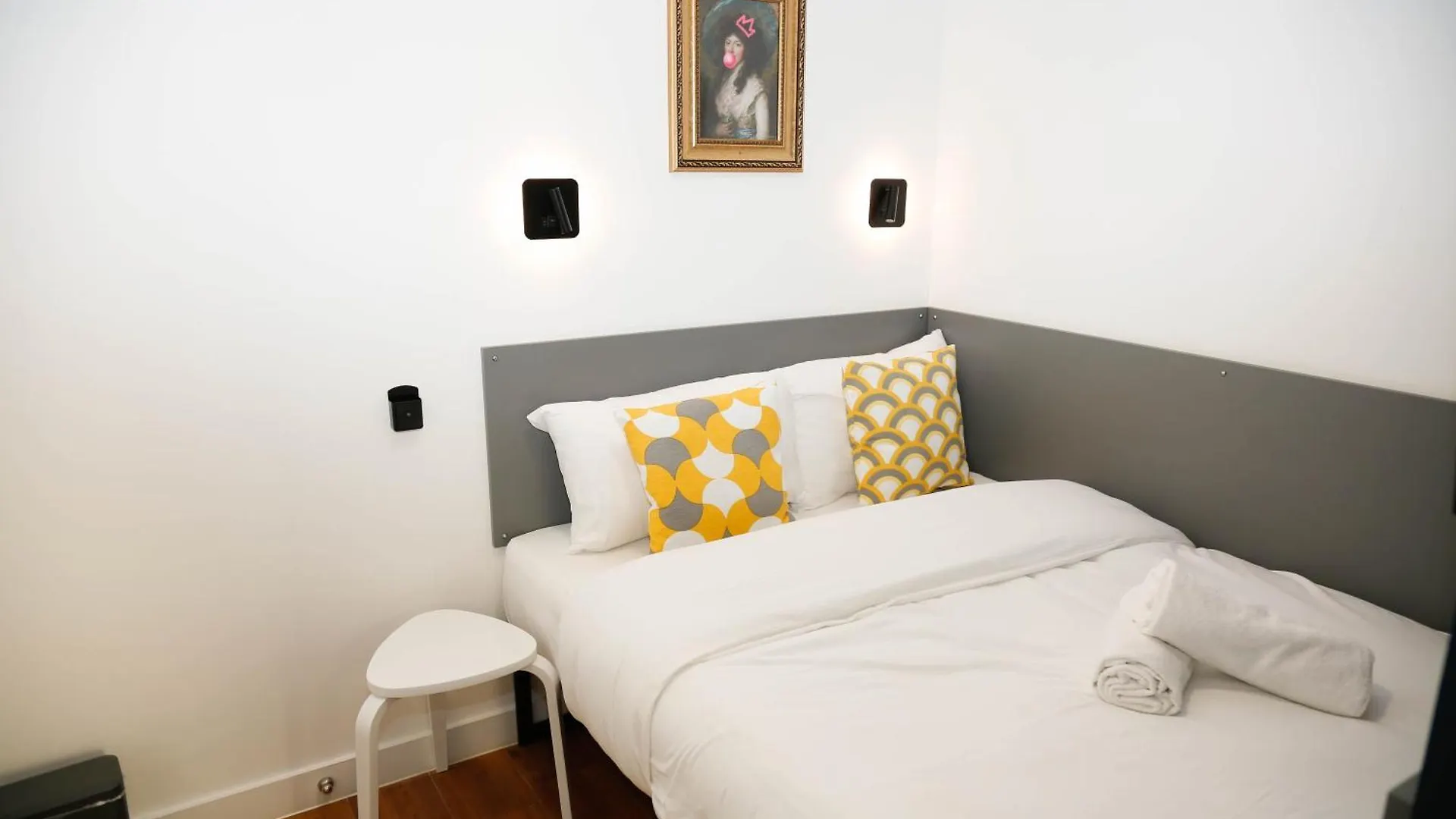 New Luxury Apartments In Central Location Next To Shops, Cafes, Bars & Metro Londra Birleşik Krallık