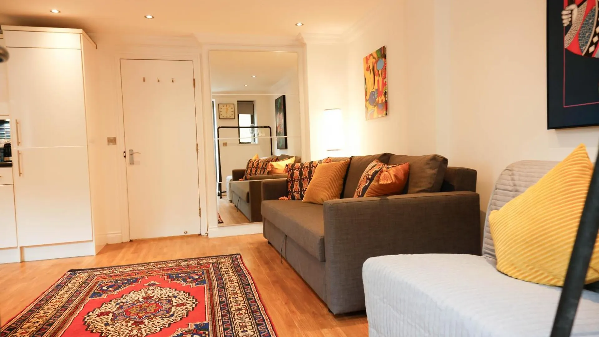 New Luxury Apartments In Central Location Next To Shops, Cafes, Bars & Metro Londra 0*,  Regno Unito